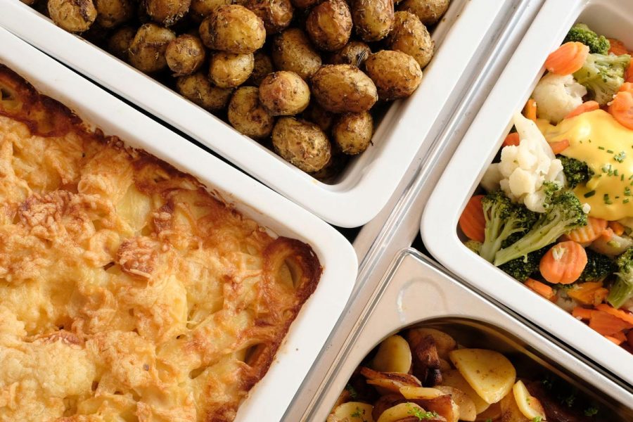 Verschiedene köstliche Beilagen von Partyservice Rode